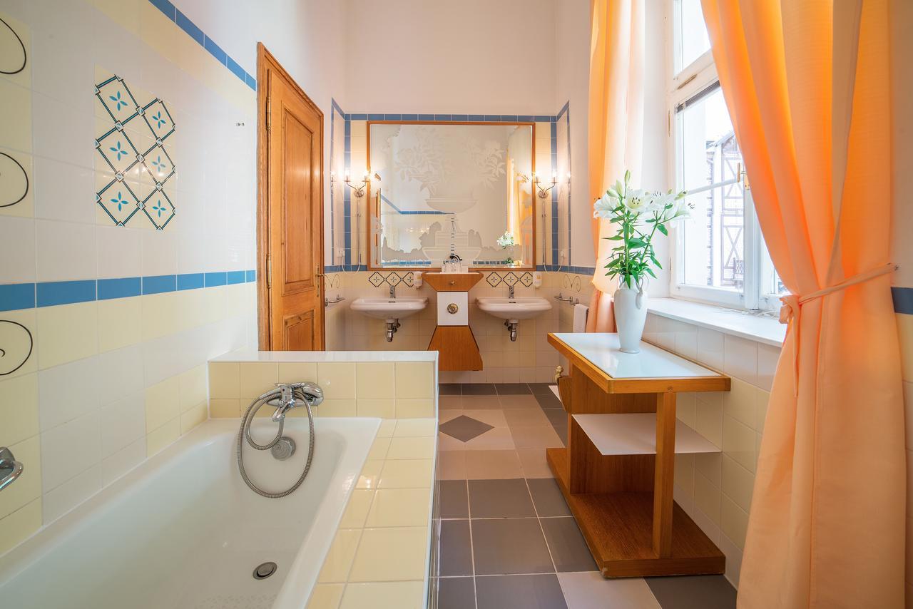 Hotel Three Lilies Inkl Aquaforum Františkovy Lázně Εξωτερικό φωτογραφία