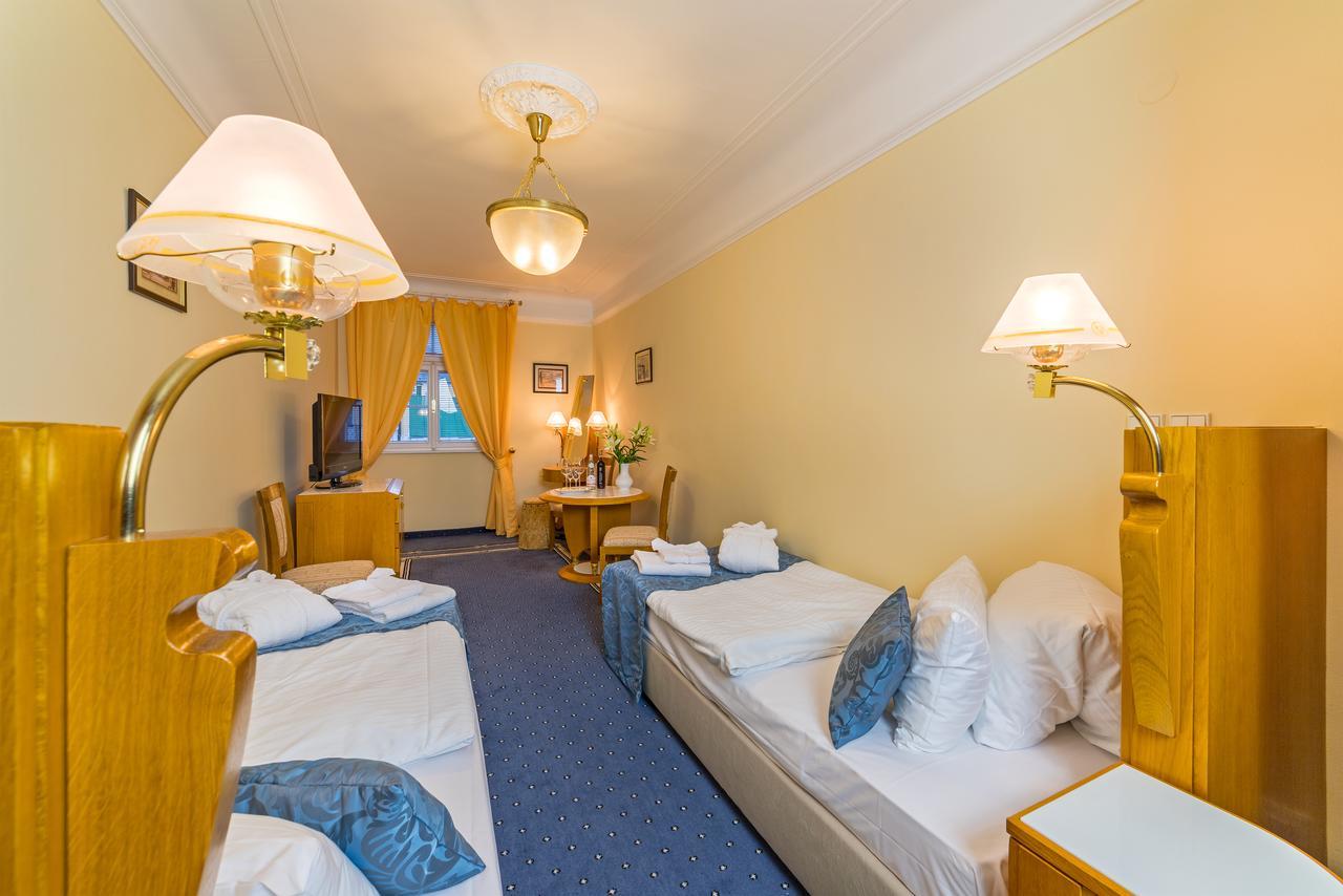 Hotel Three Lilies Inkl Aquaforum Františkovy Lázně Εξωτερικό φωτογραφία