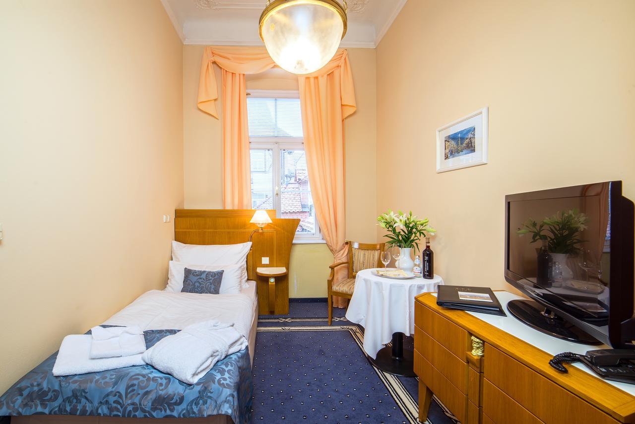 Hotel Three Lilies Inkl Aquaforum Františkovy Lázně Εξωτερικό φωτογραφία