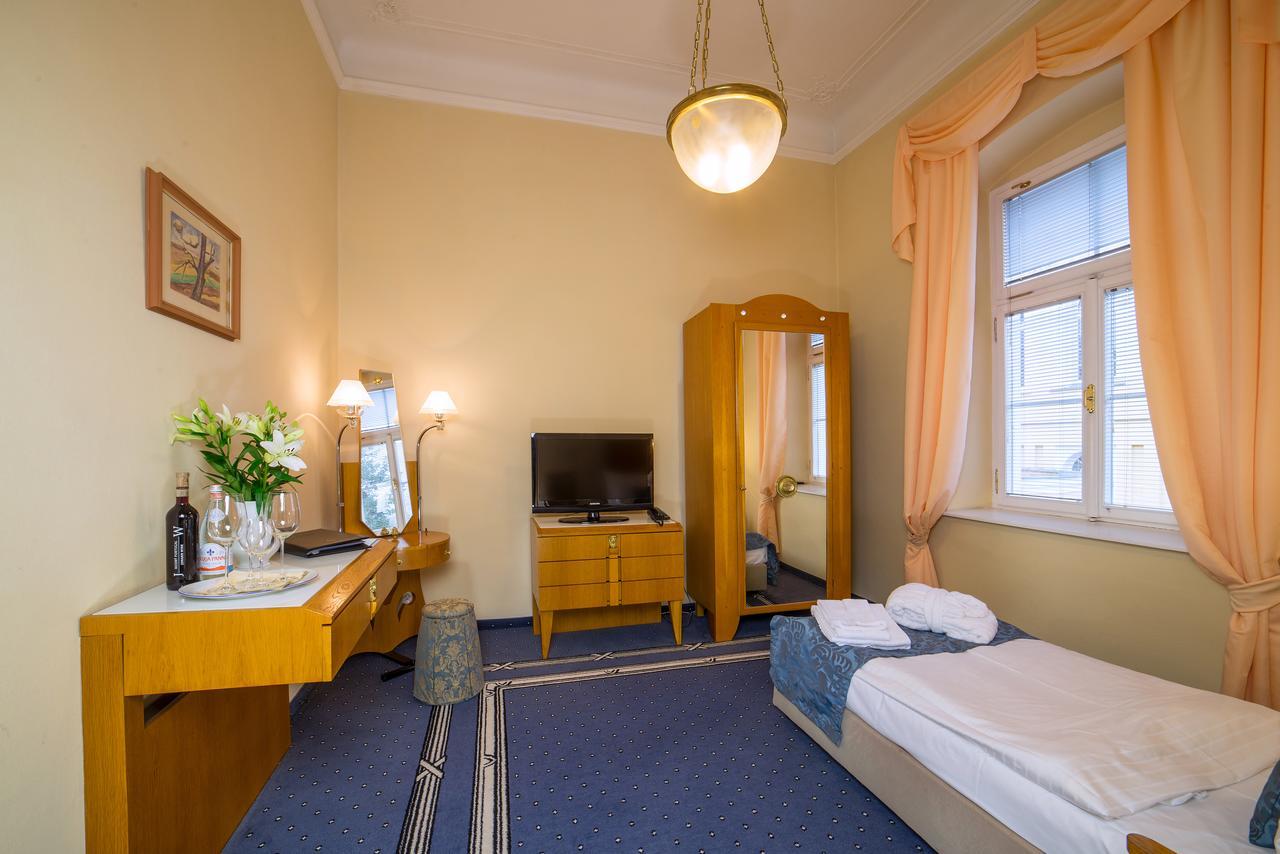 Hotel Three Lilies Inkl Aquaforum Františkovy Lázně Εξωτερικό φωτογραφία