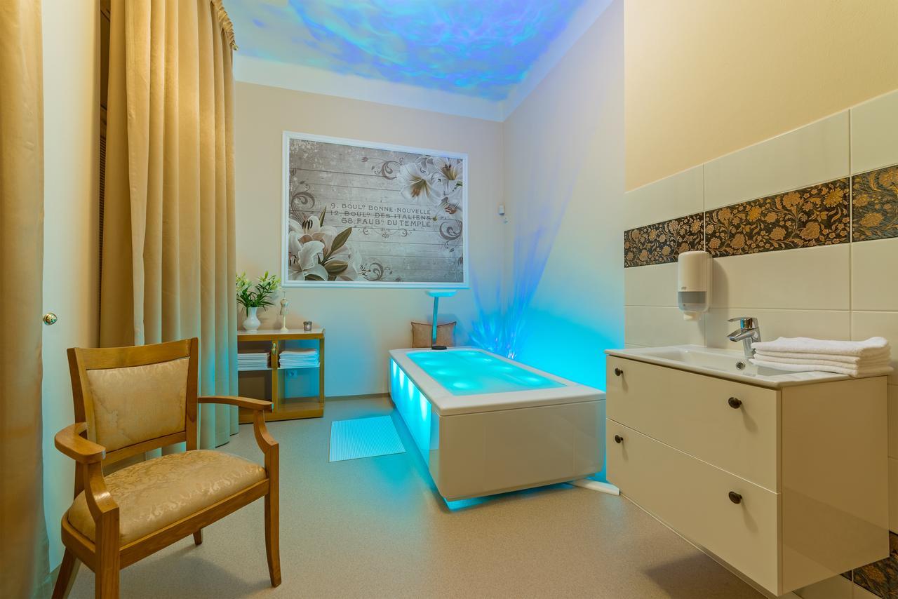 Hotel Three Lilies Inkl Aquaforum Františkovy Lázně Εξωτερικό φωτογραφία